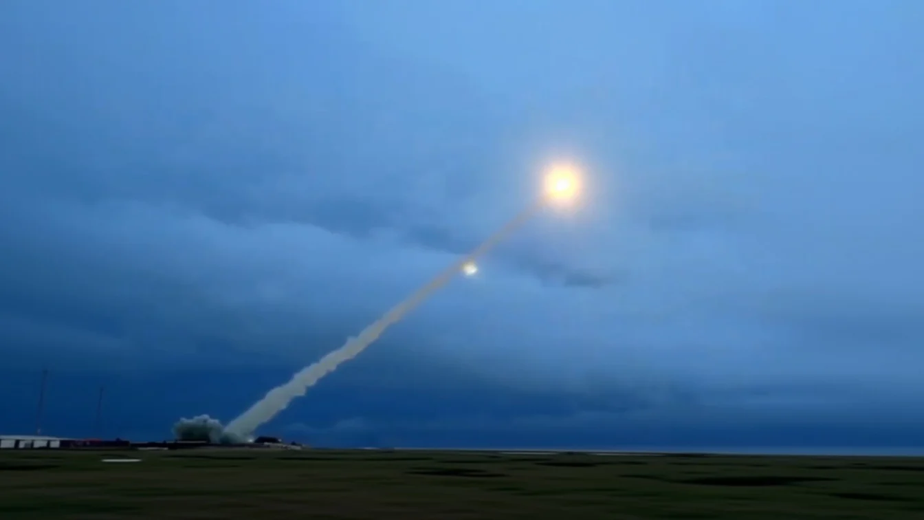 Rebelii Houthi lansează a doua rachetă spre Israel într-o singură zi