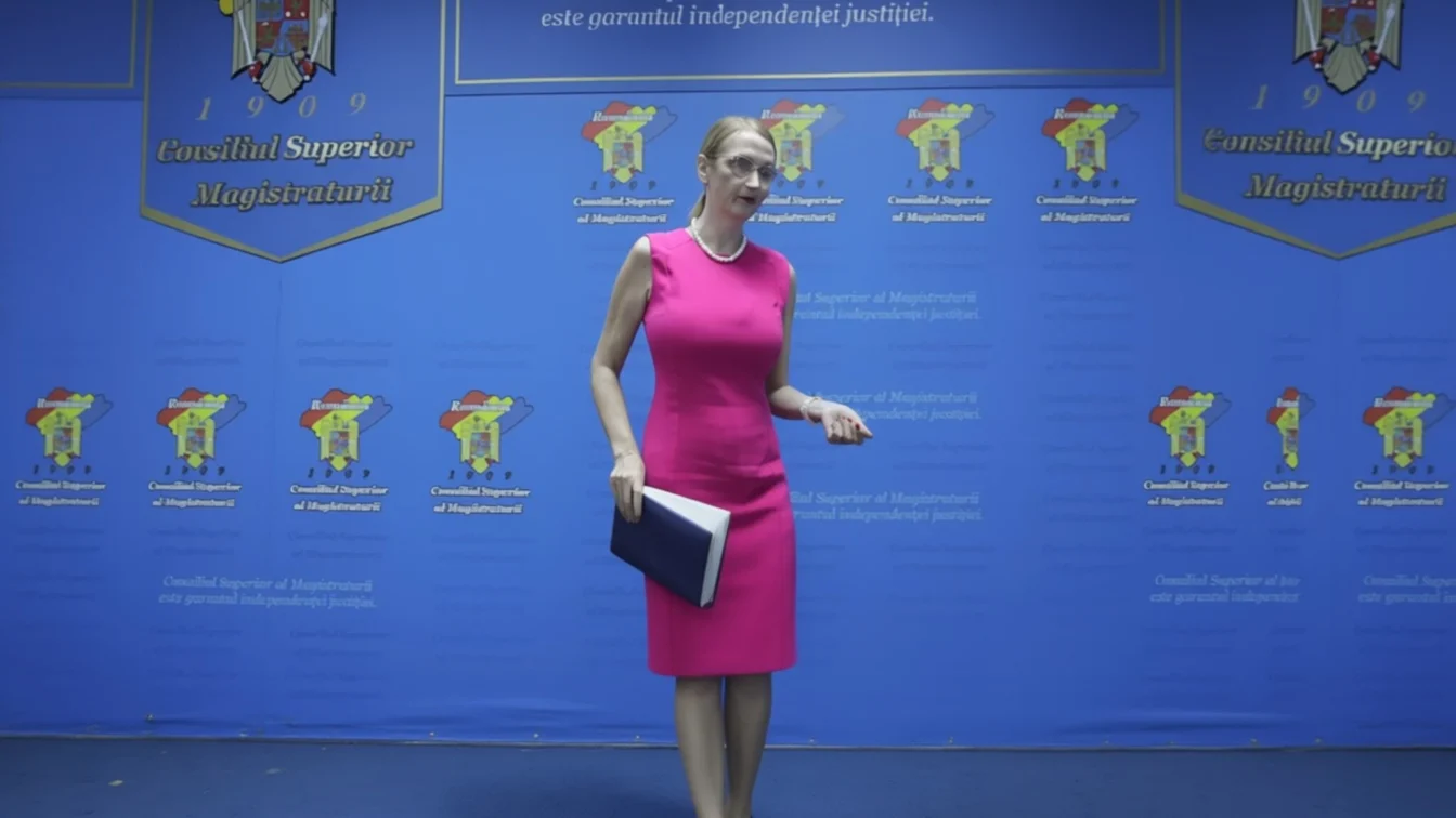 Înalta Curte condusă de Lia Savonea desființează comitetul de reformă al lui Bolojan