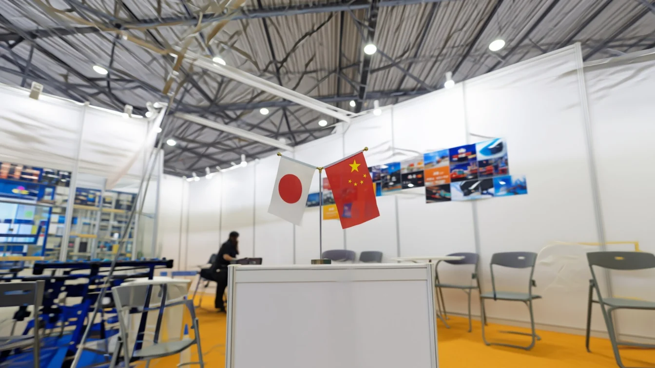 Japonia retrogradează relația cu China în noul său raport diplomatic