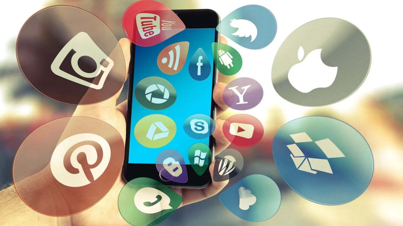 Meta și TikTok riscă amenzi de 33 milioane dolari în Australia