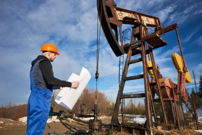 tensiunile-din-golful-persic-ar-putea-trimite-petrolul-la-200-de-dolari-pe-baril-1773240223
