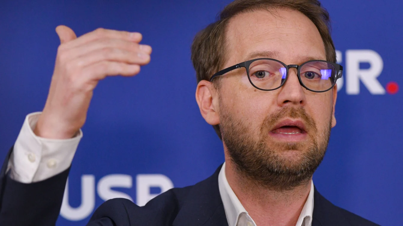 USR aruncă scena politică în aer. Anunțul care poate duce la căderea Guvernului