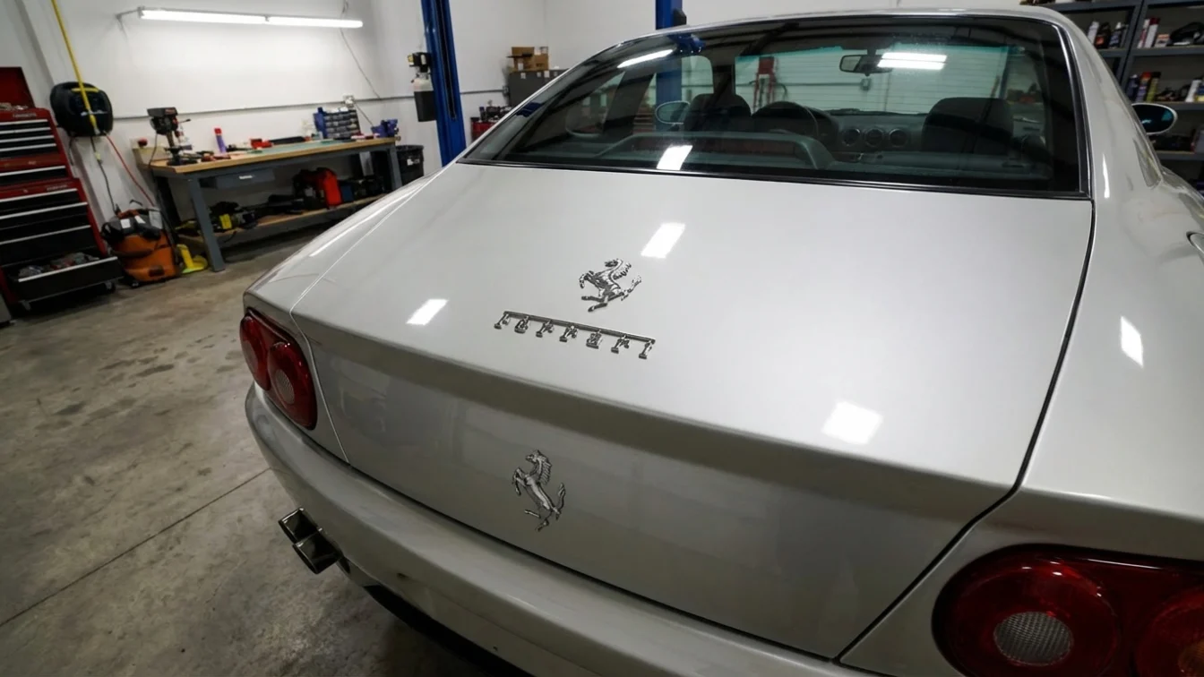 Ferrari sparge toate barierele. Cât va costa primul model electric al mărcii