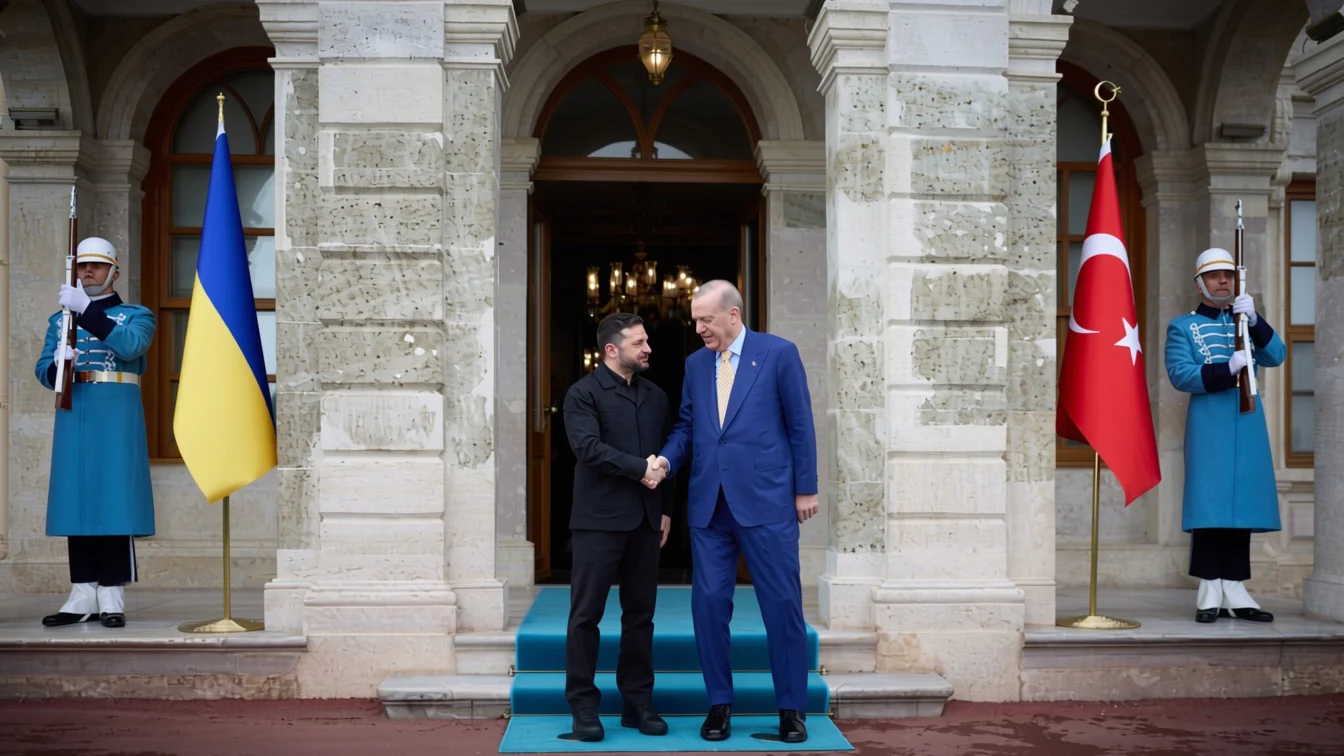 Zelenski și Erdogan au convenit la Istanbul o cooperare de securitate mai strânsă