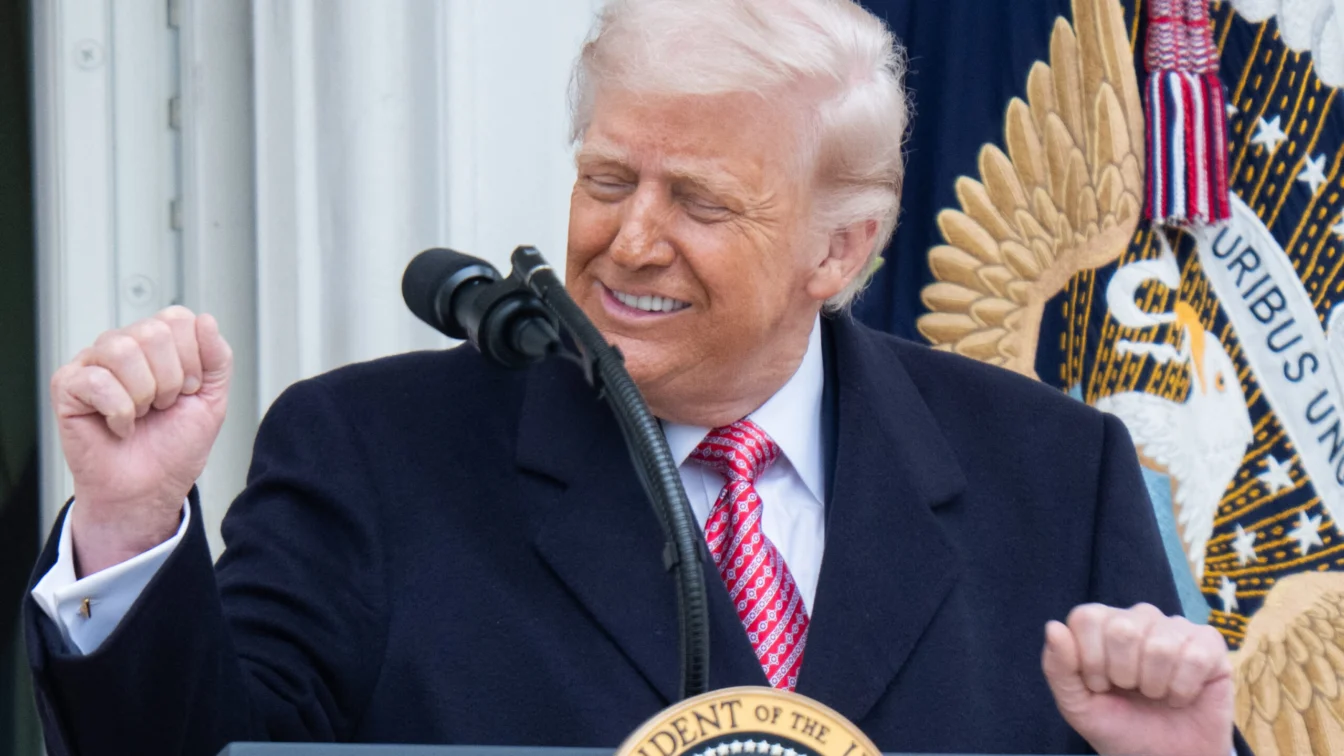 Alertă maximă la Casa Albă. Focuri de armă trase la doar câțiva metri de Donald Trump