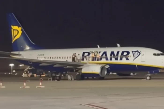 avion Ryanair gol