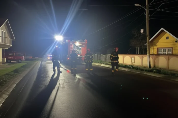 Alertă în Prahova o cisternă cu 30 de tone de GPL s-a răsturnat 72 de oameni evacuați cisternă GPL Prahova