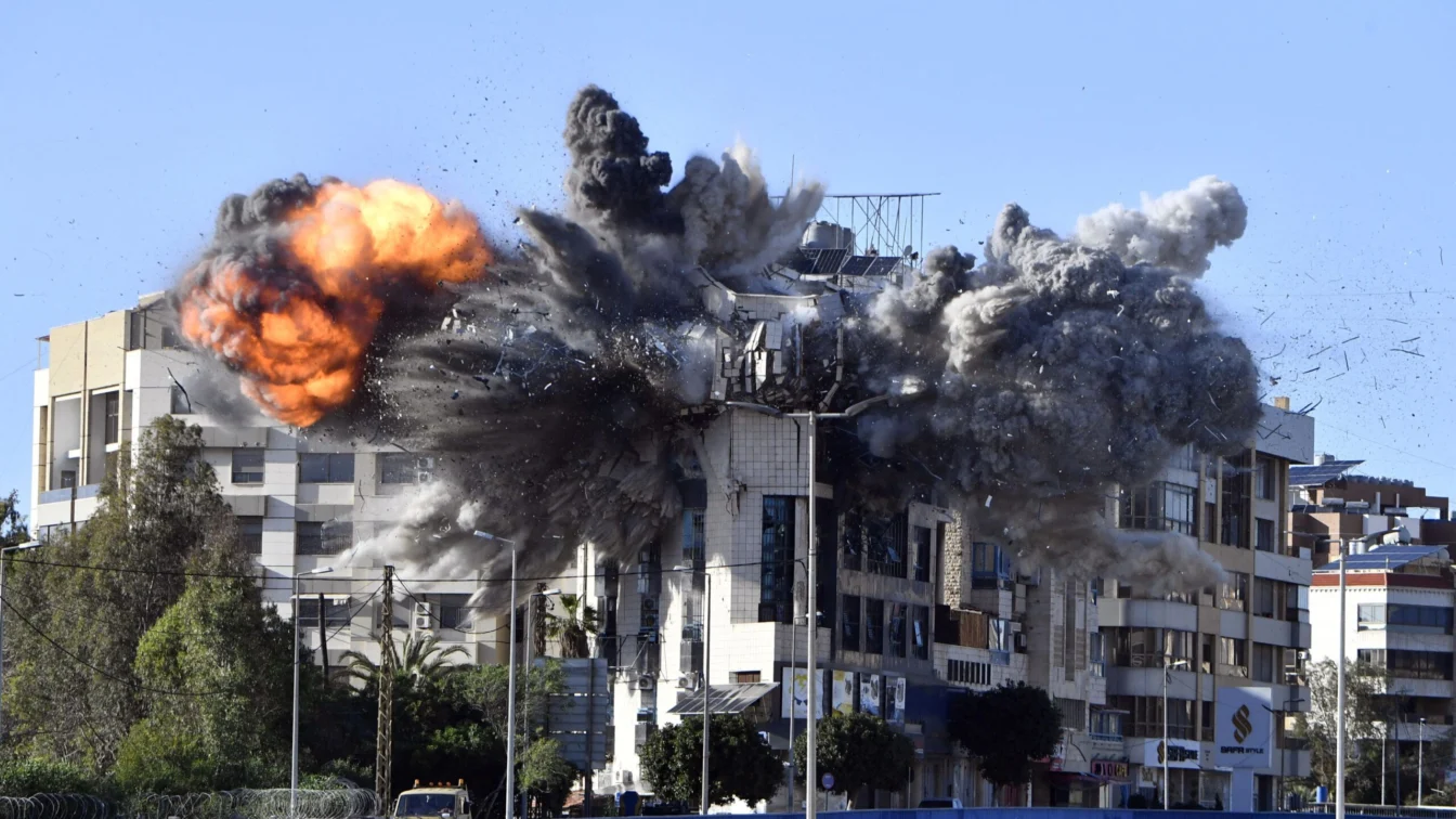 Iranul a capturat două nave în Strâmtoarea Ormuz. Demitere fulgerătoare la vârful Pentagonului