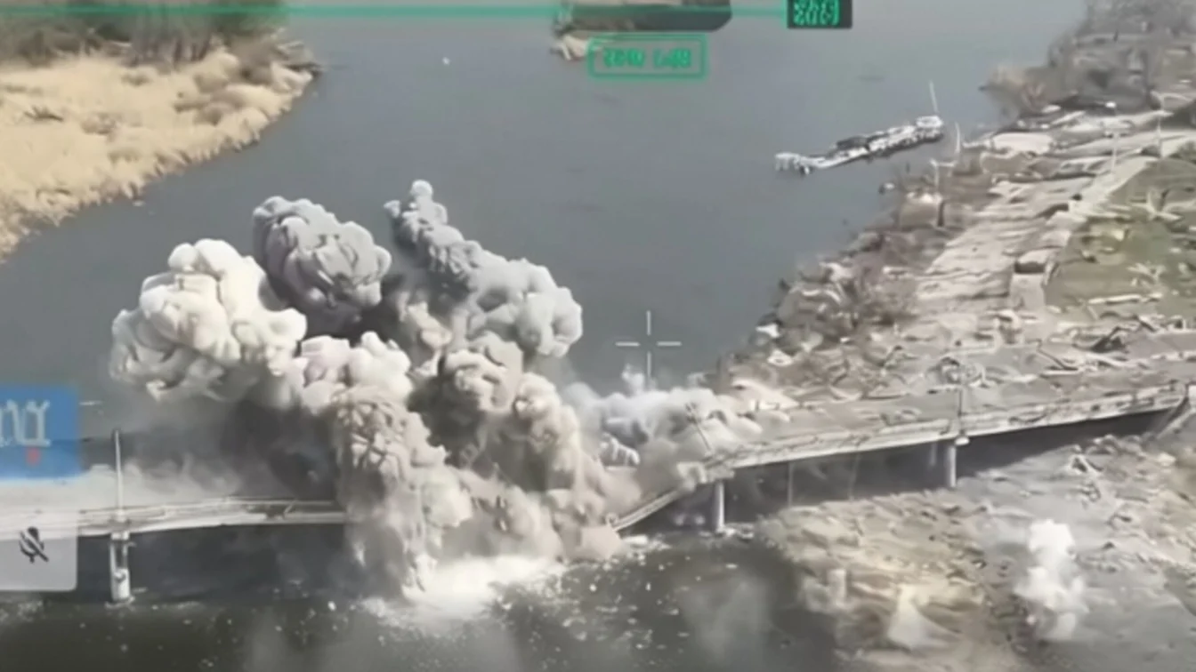 Premieră în Herson – ucrainenii au distrus un pod vital cu drone britanice