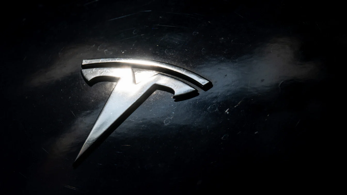 Vânzările de mașini electrice au explodat cu 93% în martie în România