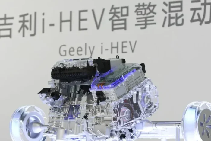 motor benzină Geely