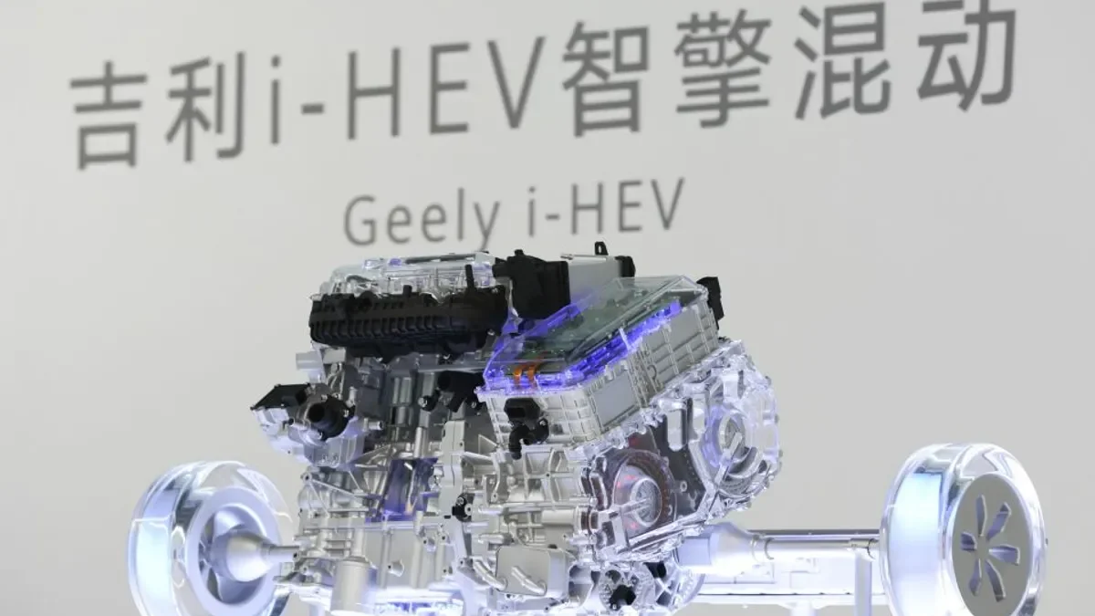 motor benzină Geely