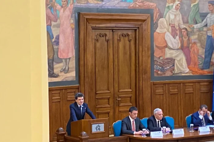 război informațional