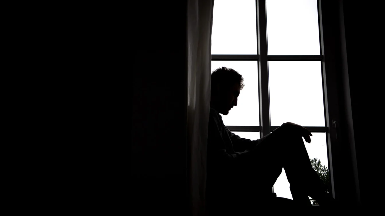 Boala care macină tinerii în tăcere. Pierderi de 1.000 de miliarde de dolari anual