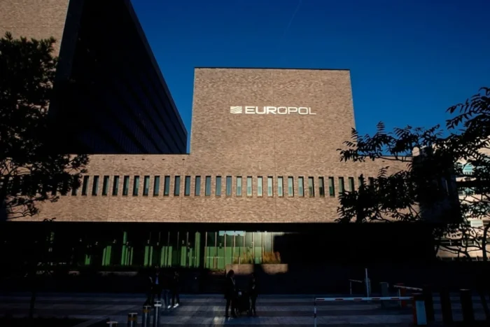 violență la comandă Europa