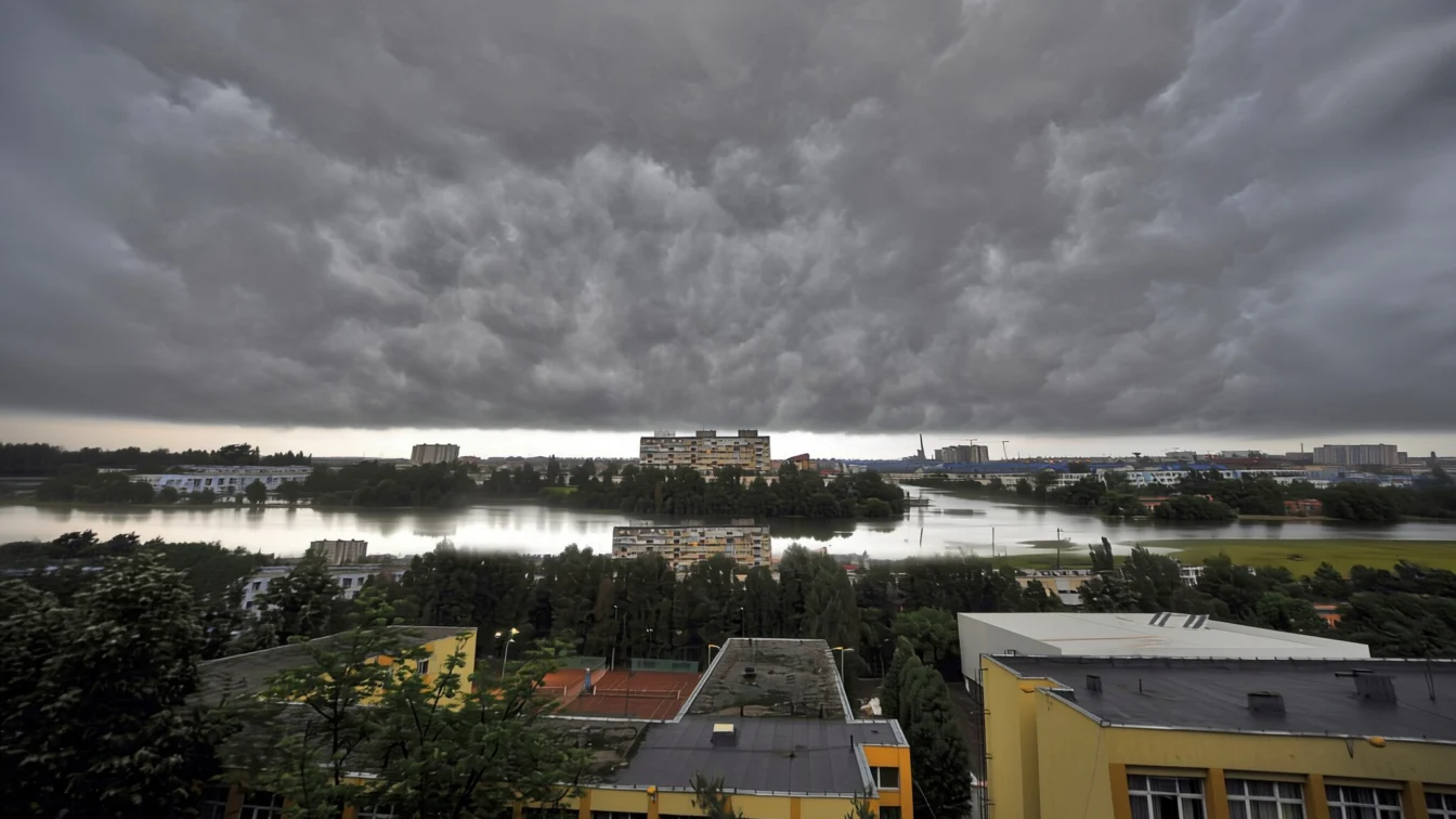ANM a emis două Coduri galbene. Ploi ninsori și vânt de 100 km/h lovesc România