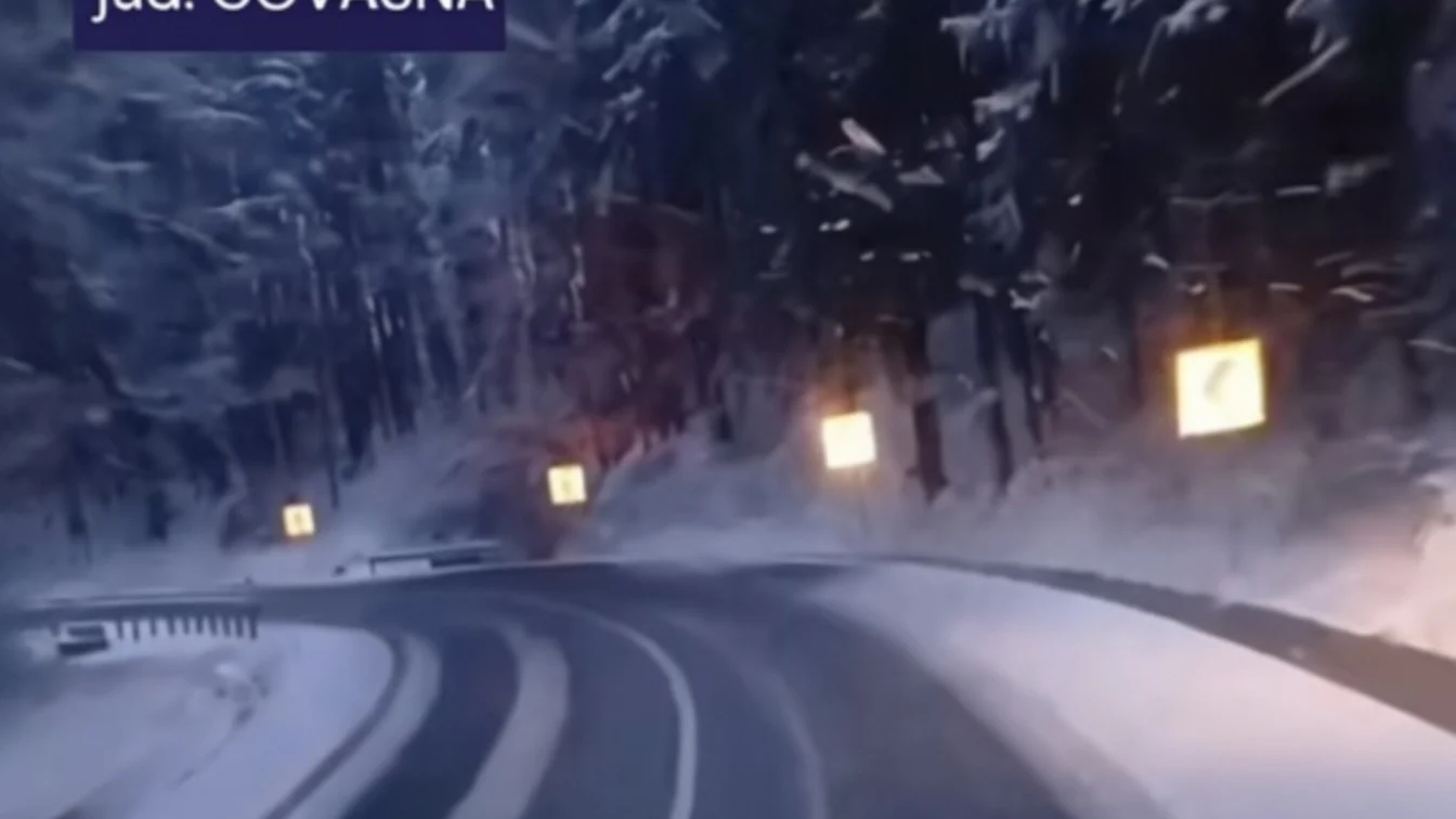 Ninge ca în ianuarie la munte. Avertisment pentru șoferii care pleacă de Paște