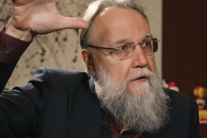 Dughin propune Rusiei un stat al războiului permanent și controlul strict al internetului. Aleksandr Dughin
