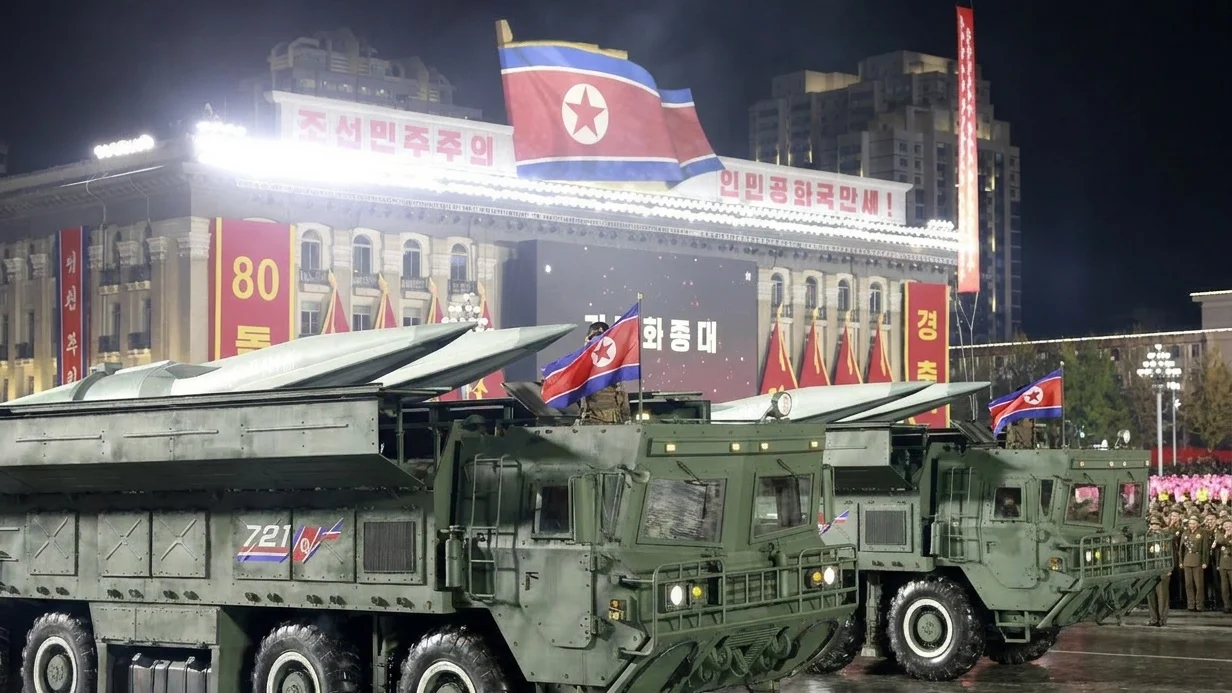 Kim Jong Un mută artileria la graniță. Obuzierele de 155 mm pot lovi Seulul de la 60 kilometri