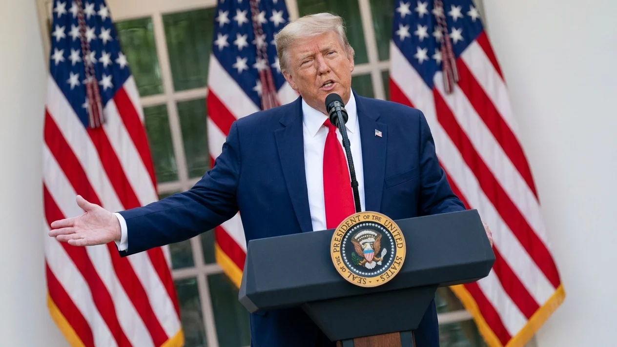 Donald Trump ignora problemele financiare ale americanilor. Liderul de la Casa Alba pleaca in China