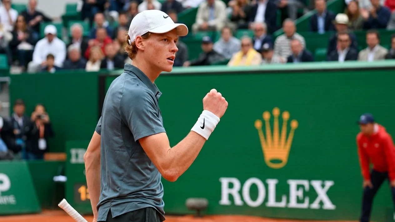Jannik Sinner debuteaza cu o victorie la Roma. Sorana Cirstea o elimina pe Aryna Sabalenka