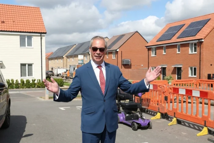 Nigel Farage anchetă