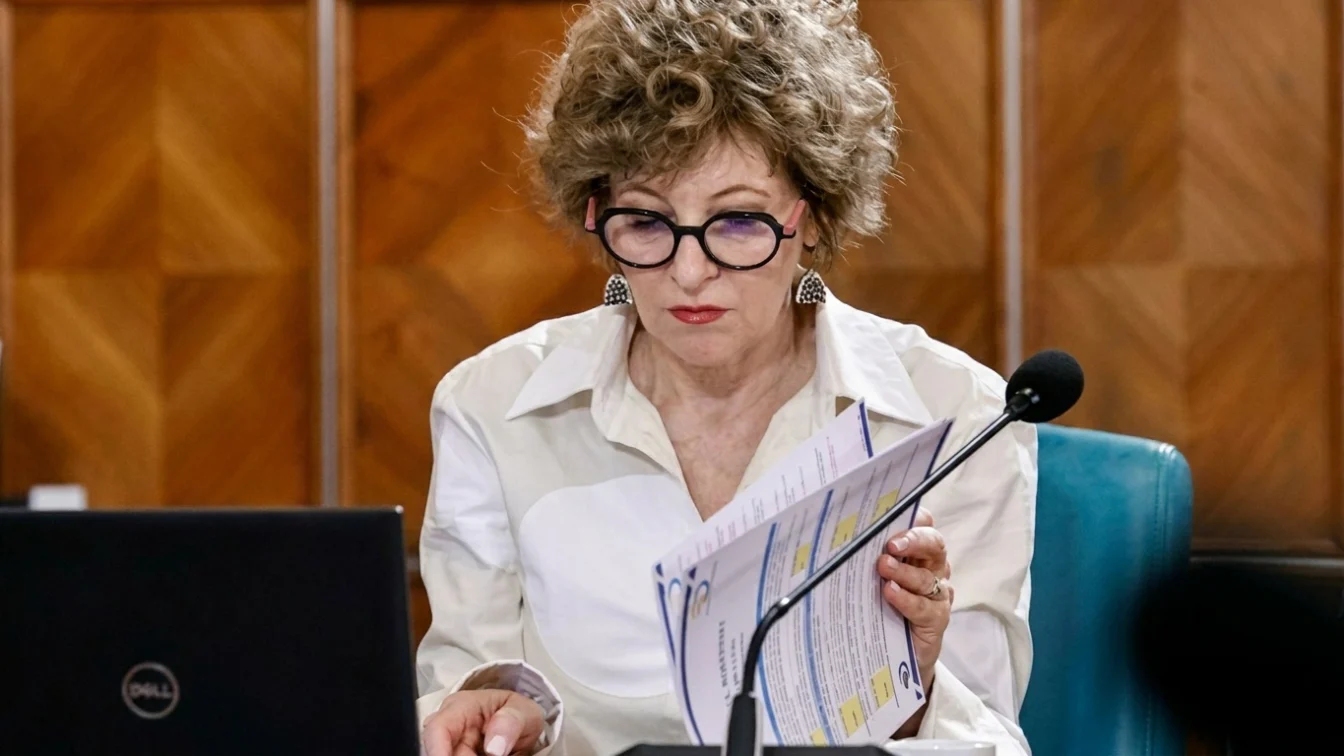 Vicepremierul Oana Gheorghiu, acuzată de trafic de influență. Ce cer sindicaliștii