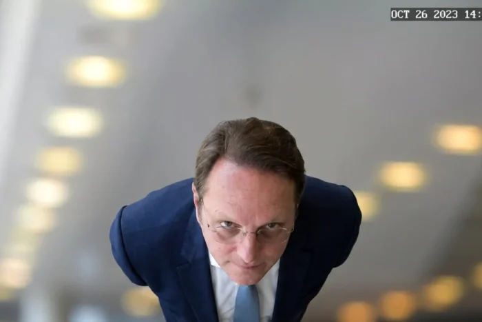 Oliver Varhelyi dosar spionaj