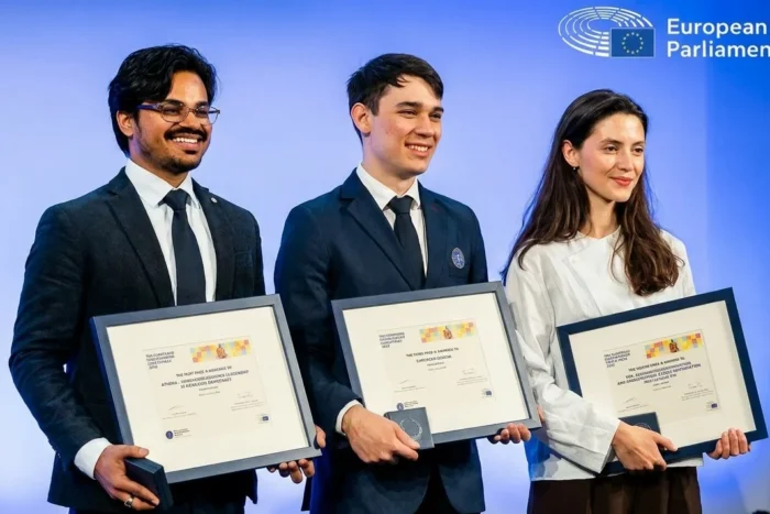 Trei proiecte europene premiate. O aplicație „votează” legi, alta combate dezinformarea Premiul Charlemagne pentru Tineret