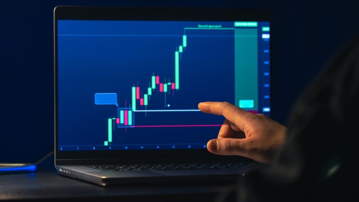 Cum să investești mai calculat fără să urmărești piața nonstop, sfaturi de la profitpoint.ro ZLV31fu