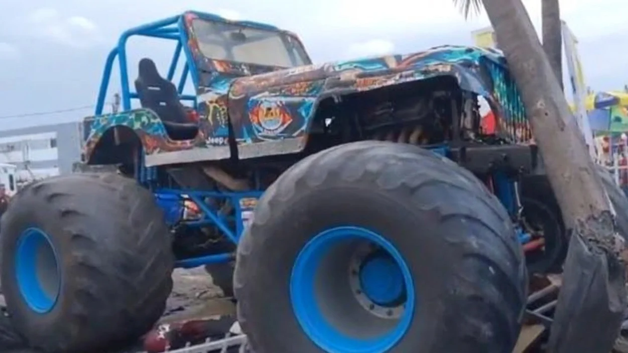Tragedie absolută la un spectacol auto. Peste 30 de oameni au fost spulberați de un monster truck