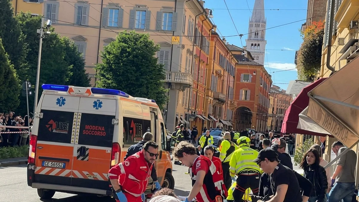 Avertisment de securitate după incidentul din Italia. 7 persoane au fost rănite atac Modena Italia