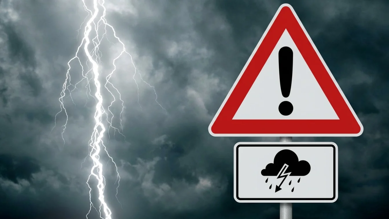 Avertisment de ultima ora de la meteorologi. Lista completa a judetelor lovite de furtuni