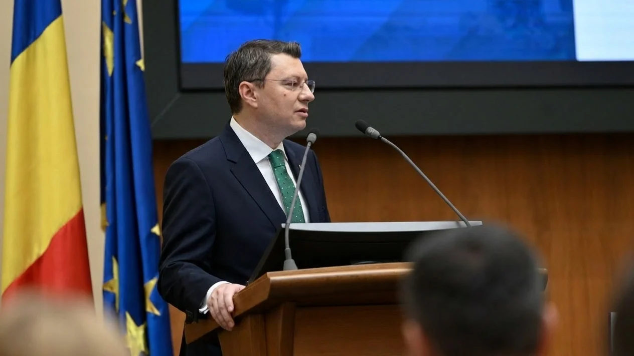 Viceguvernatorul BNR avertizeaza investitorii. Datoria globala ajunge la 100 la suta din PIB
