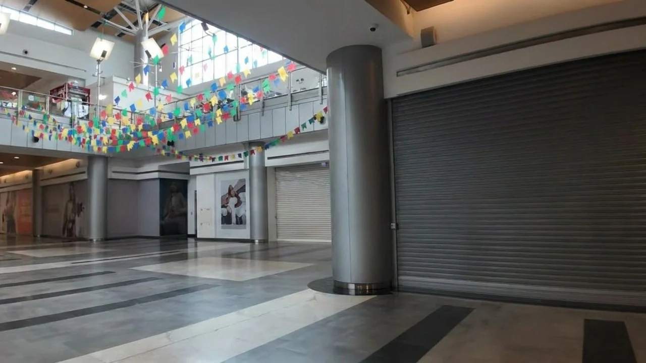 Cifrele care arată prăbușirea economică a Rusiei. Un mall uriaș din Moscova a ajuns complet pustiu
