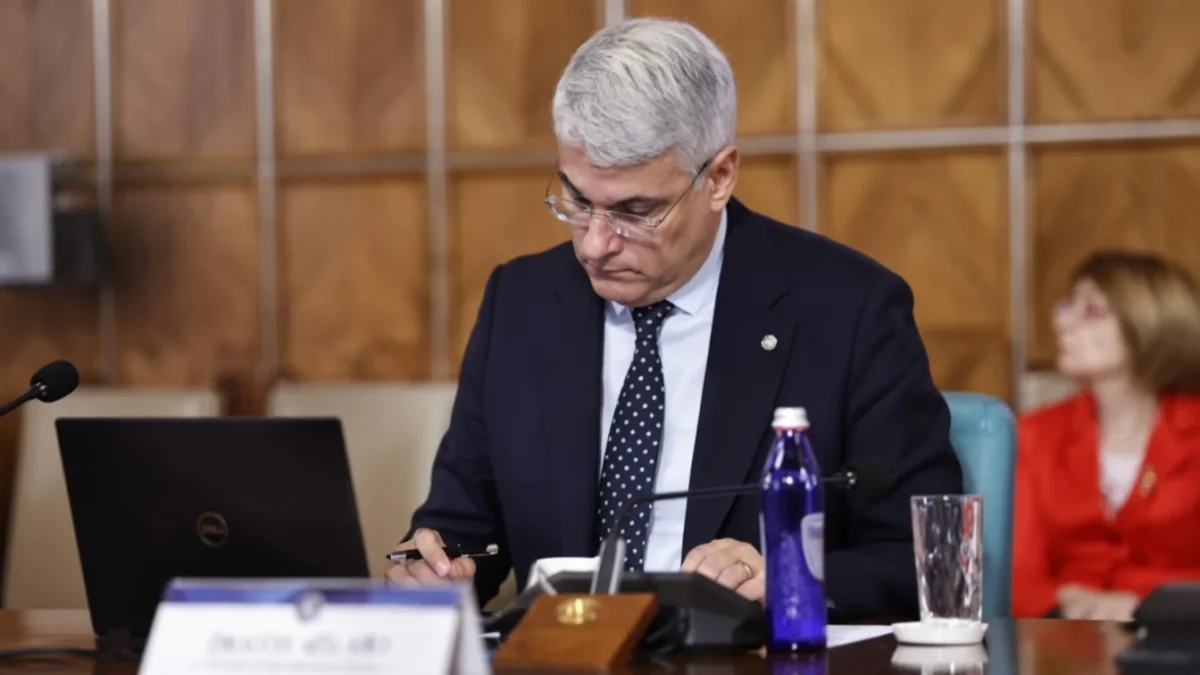 Parlamentarii și miniștrii, salarii brute de 24.000 de lei. Coeficienți majorați prin legea salarizării unitare. legea salarizării