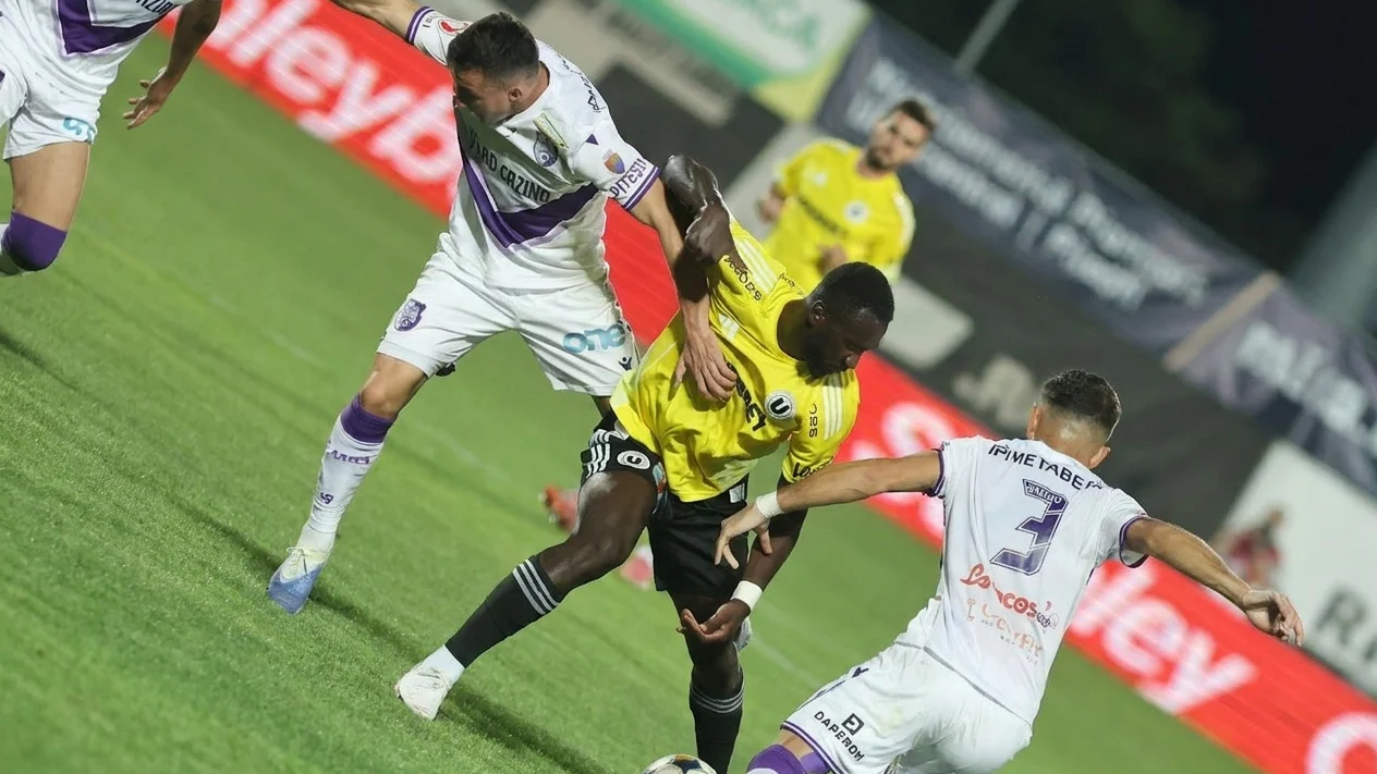 Zi de foc în Superligă cu trei meciuri decisive. Ce se întâmplă în lupta pentru titlu