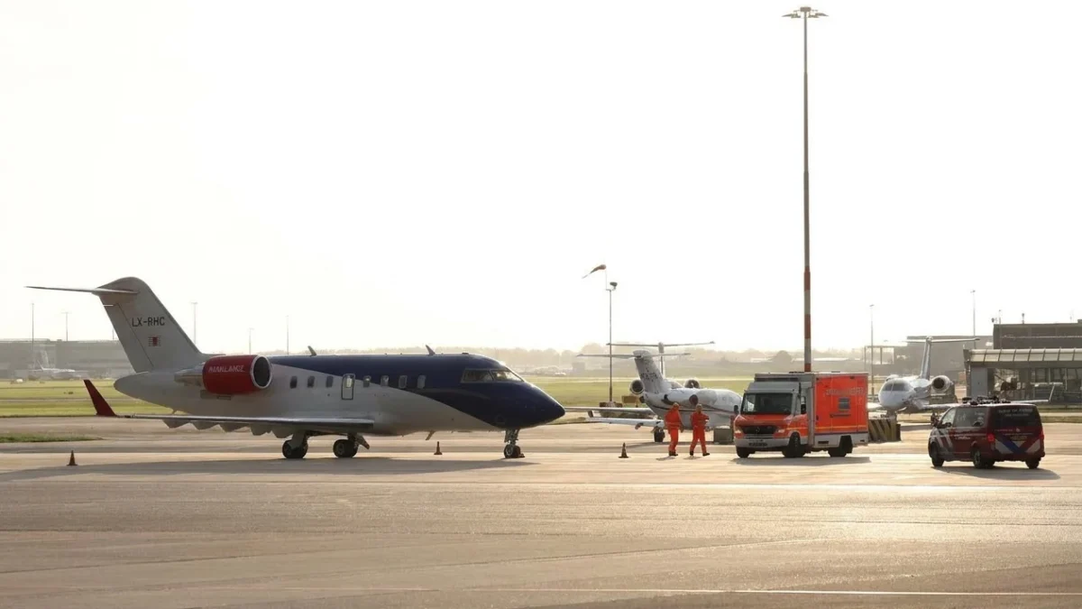 Primul avion cu pasageri evacuati de pe nava cu hantavirus a plecat spre Madrid nava hantavirus Tenerife