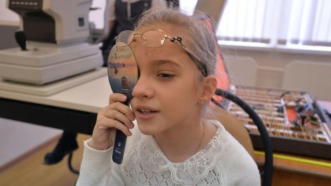 România nu are programe de rezidențiat pentru oftalmopediatrie. Unul din trei copii suferă de miopie.