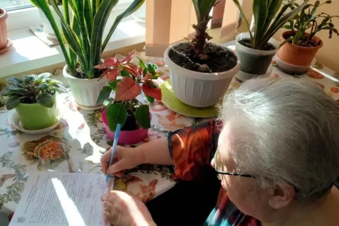 pensionari romani posta DHL