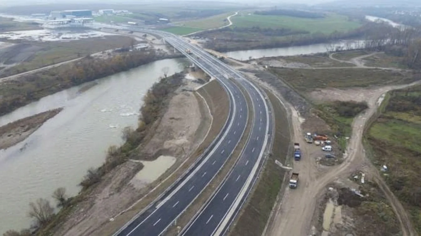 Noul pod rutier peste Tisa se deschide în iunie. Beneficii pentru Transcarpatia și nordul țării.