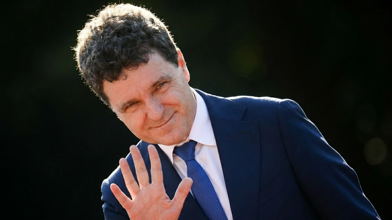 Trei tehnocrați, inclusiv un director FMI, pe lista scurtă pentru premier. Consultări la Cotroceni.