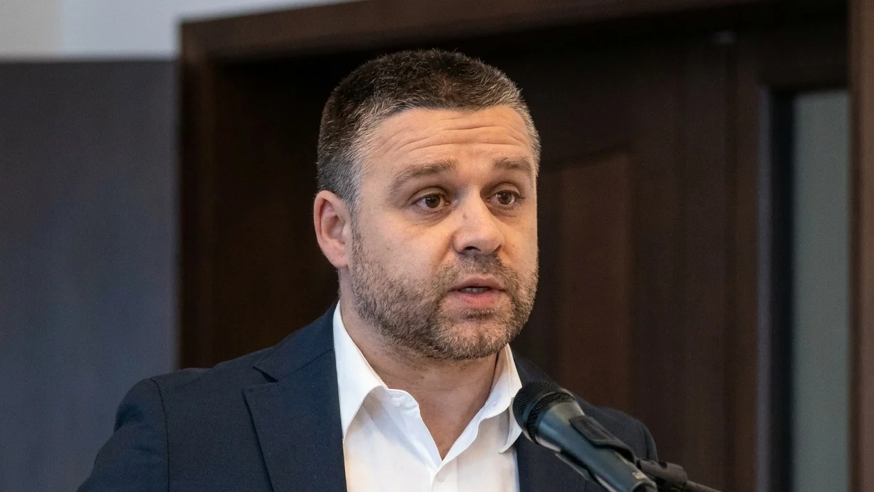 Tarifele STB, condiționate de Ciucu de reforme. Dispută politică pentru controlul companiei.