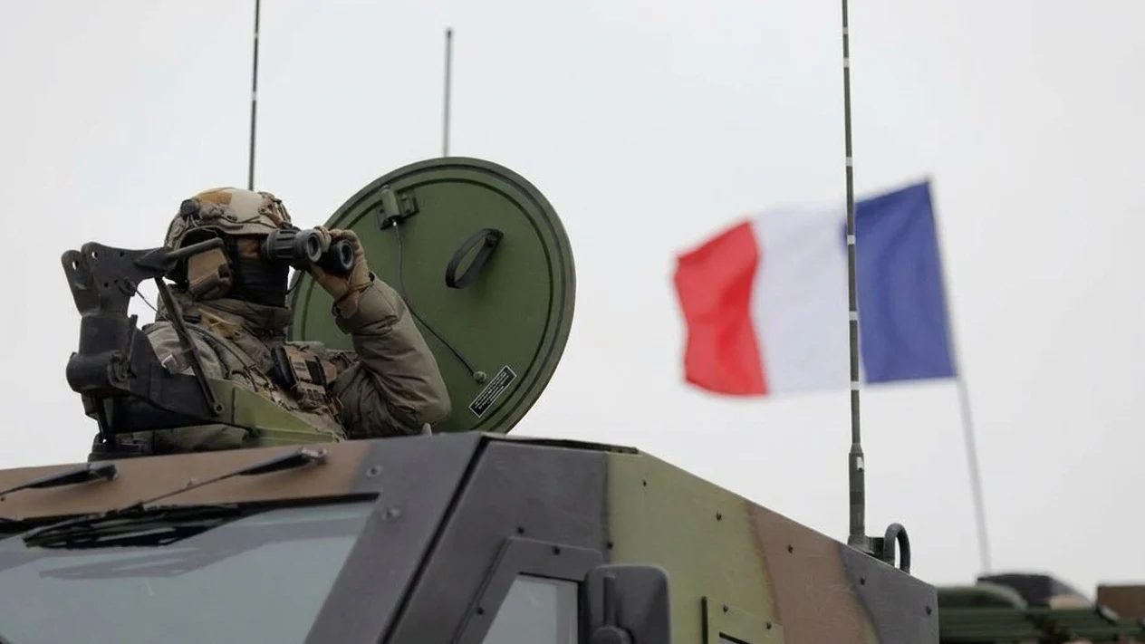 Macron pune sub semnul întrebării Articolul 5 NATO. Risc de decuplare de umbrela americană.