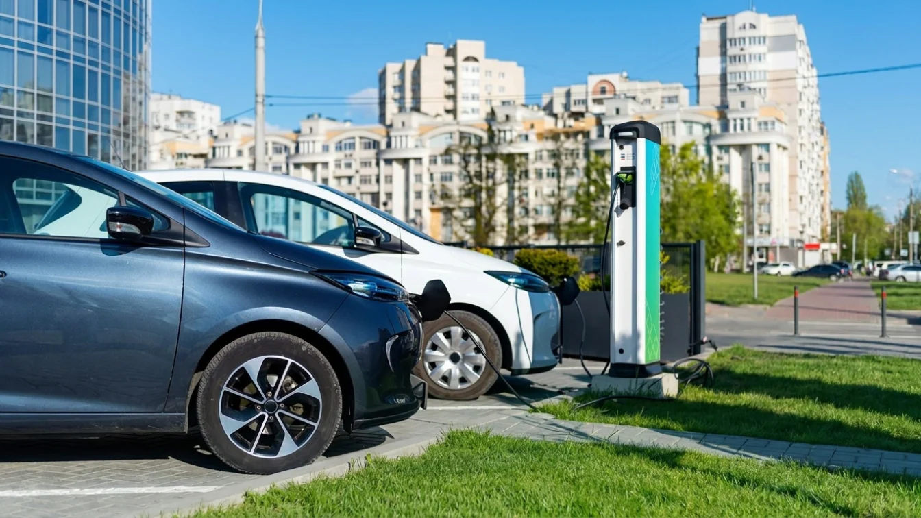 România are orașe cu mai multe stații electrice decât benzinării. Cazul neașteptat de la Bârlad