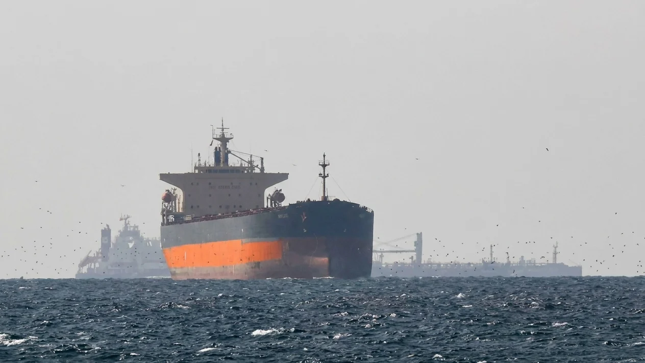 Alarma care zguduie comerțul mondial. Peste 80 la sută din mărfuri riscă să fie blocate pe mare