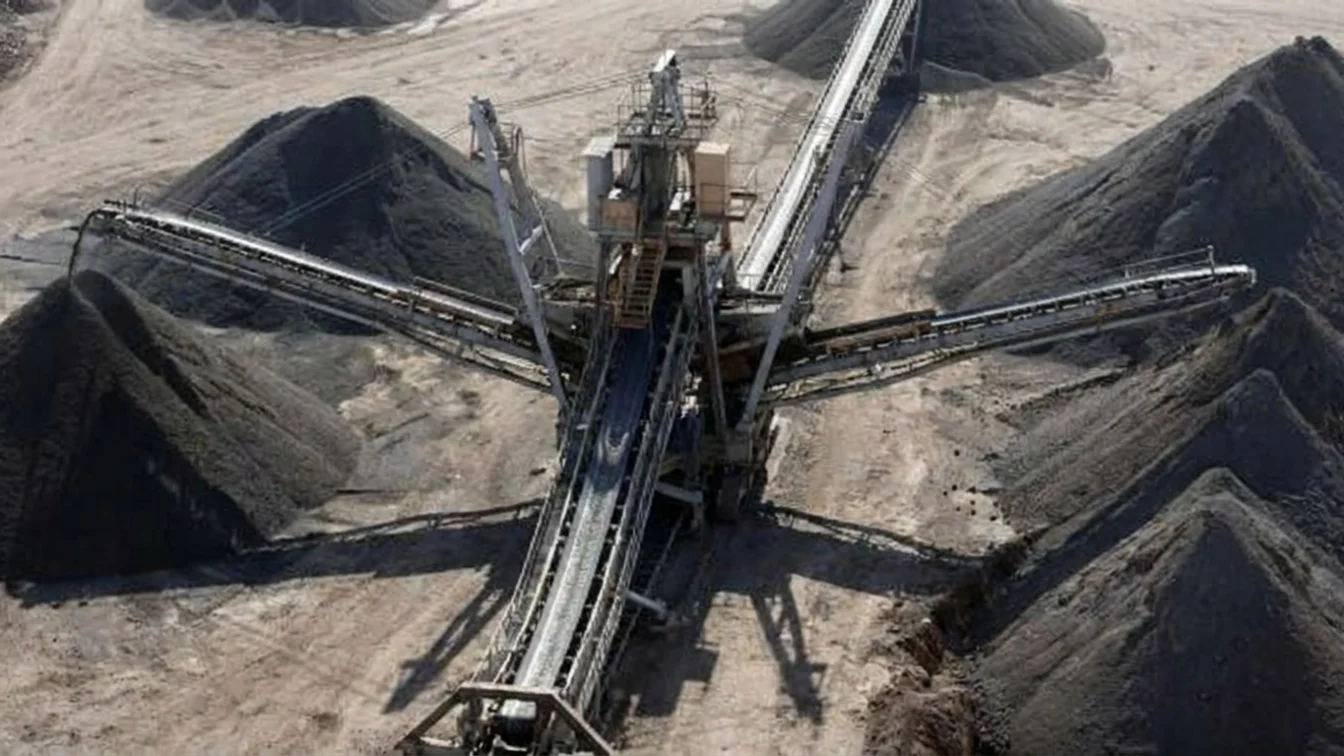 Niger anulează concesiunea Orano. Franța pierde accesul la uraniul de la Arlit după 58 de ani.