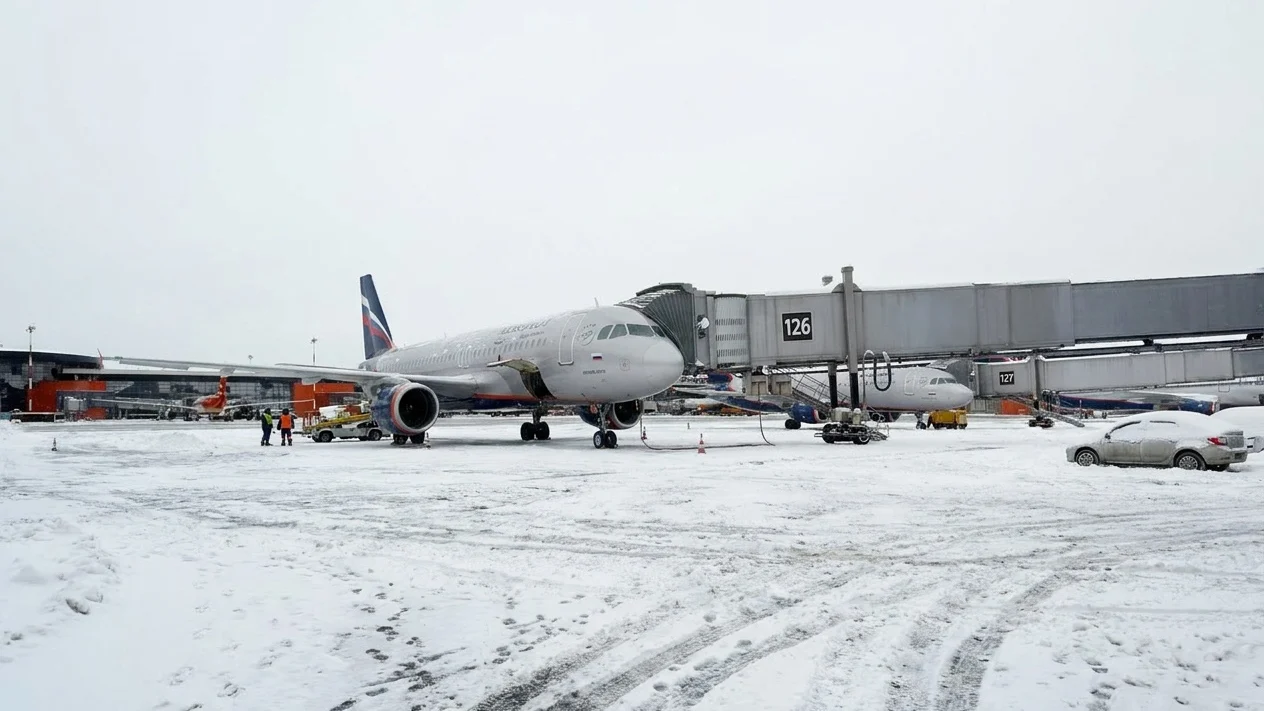 Rusia suspenda zborurile pe 13 aeroporturi. Atac cu drone asupra centrului de navigatie din Rostov