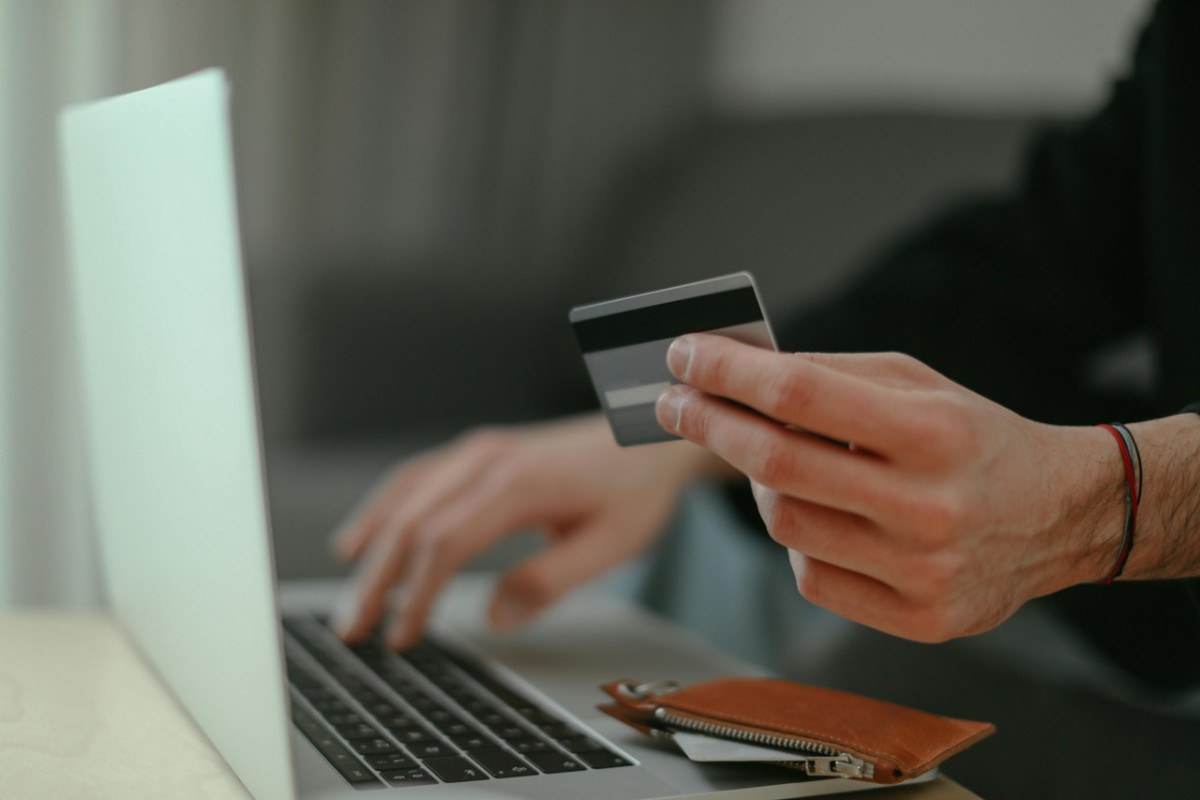 Ce întrebări pun utilizatorii înainte să acceseze credite rapide în 2026