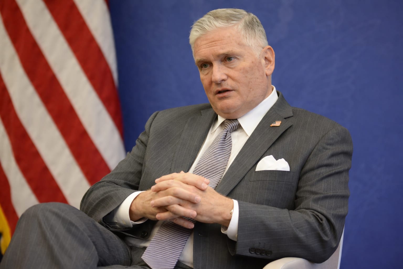 Fostul ambasador al SUA vede în criza din România o direcție antiamericană. Ce semnal primește acum Washingtonul